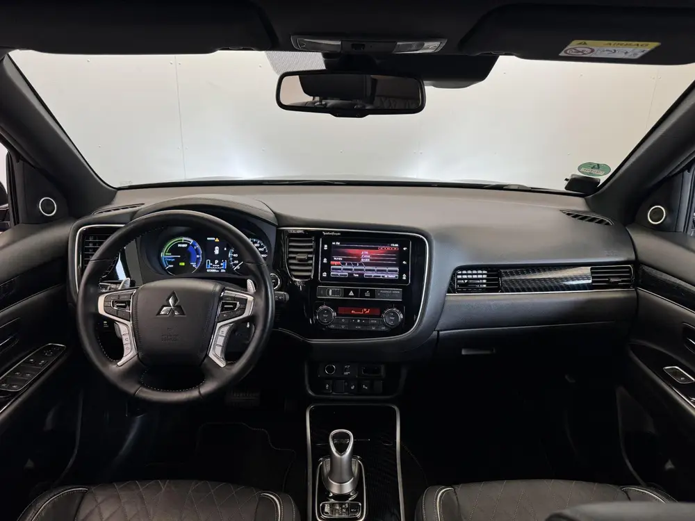 Mitsubishi Outlander 2.4 PHEV Instyle | 360 Camera | Trekhaa uit 2019, foto 18