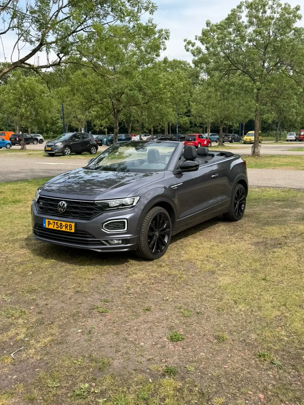 Volkswagen T-Roc Cabrio T-Roc 1.5 TSI 150pk 7-DSG 2021 Grijs uit 2021