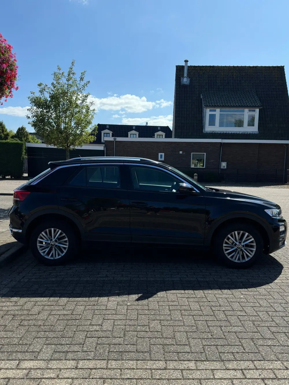 Volkswagen T-Roc 1.0 TSI / Style navigatie / 110pk / NL auto uit 2021, foto 2