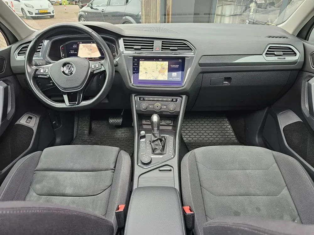 Volkswagen Tiguan 2.0 TSI 4MOTION Highline | Automaat | Pano uit 2019, foto 2