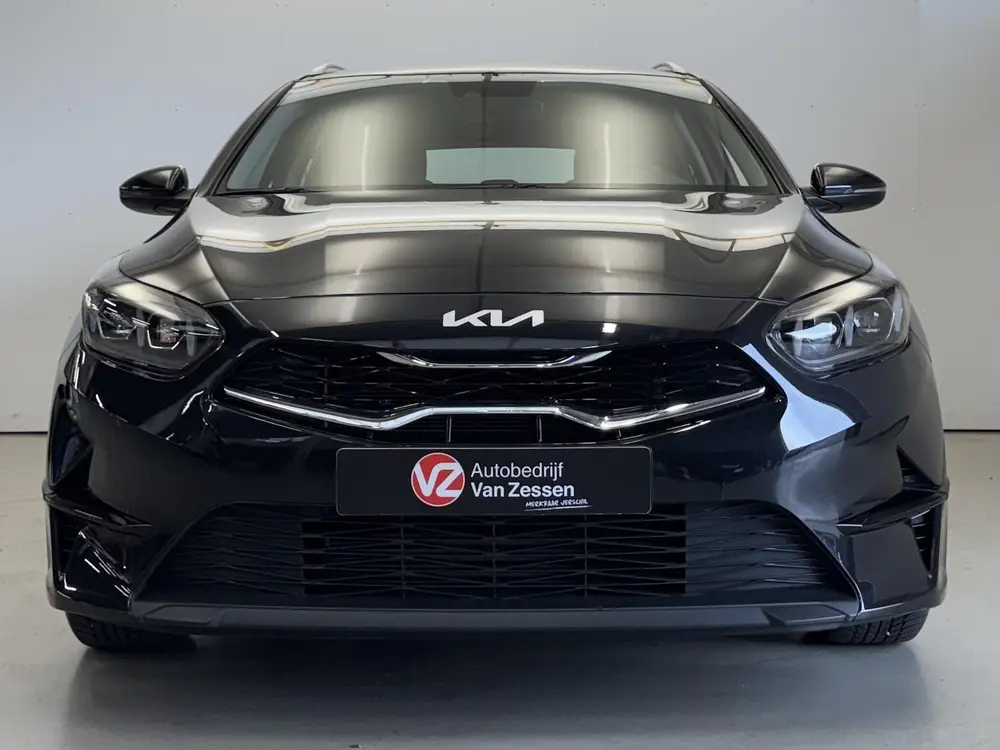 Kia Ceed 1.0 T-GDi DynamicLine uit 2023, foto 2