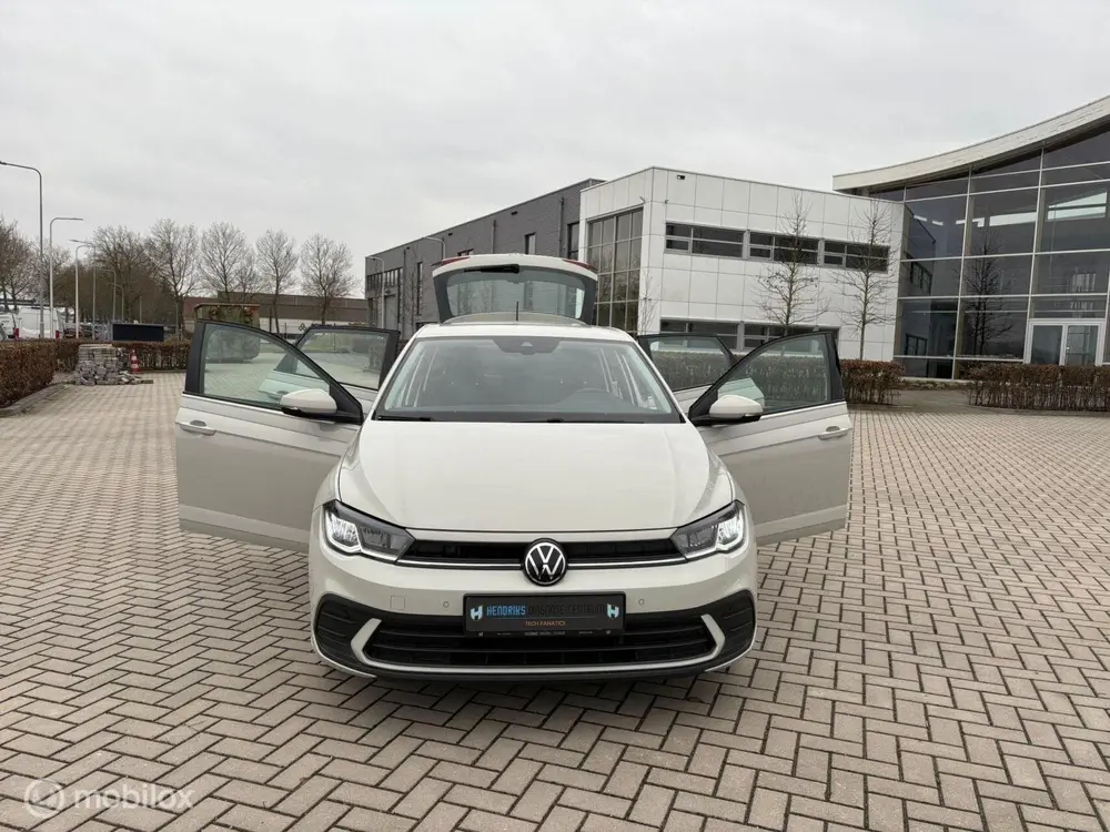 Volkswagen Polo 1.0 TSI Life uit 2023, foto 4