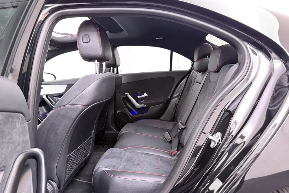 Mercedes-Benz A-Klasse 180 AMG Night-Pack Pano-Dak 18'LMV Ca uit 2022, foto 11