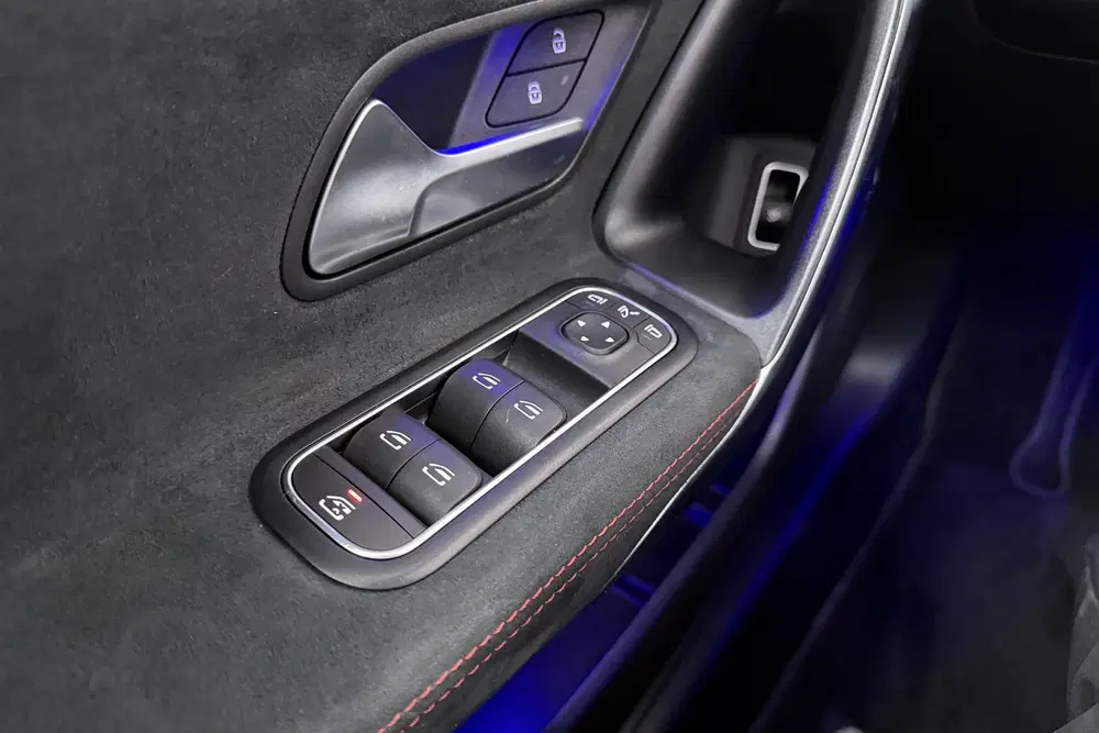Mercedes-Benz A-Klasse 180 AMG Night-Pack Pano-Dak 18'LMV Ca uit 2022, foto 15