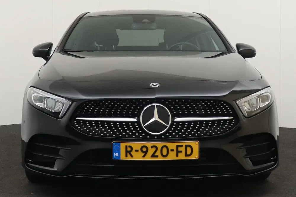Mercedes-Benz A-Klasse 180 AMG Night-Pack Pano-Dak 18'LMV Ca uit 2022, foto 3