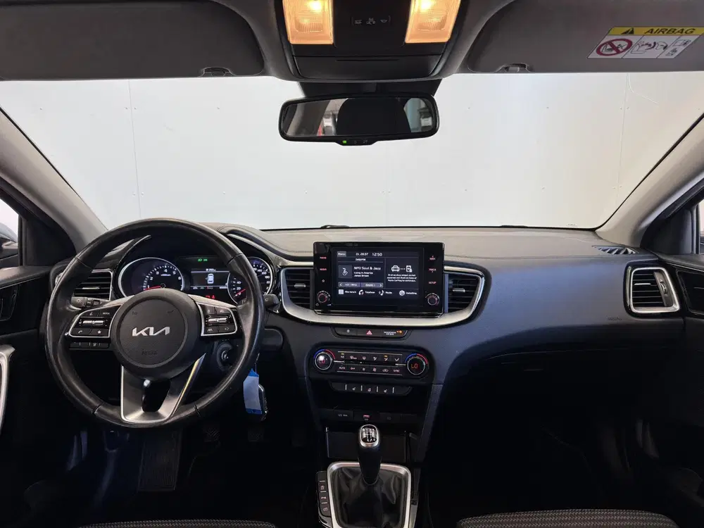 Kia Ceed 1.5 T-GDi DynamicPlusLine uit 2022, foto 13