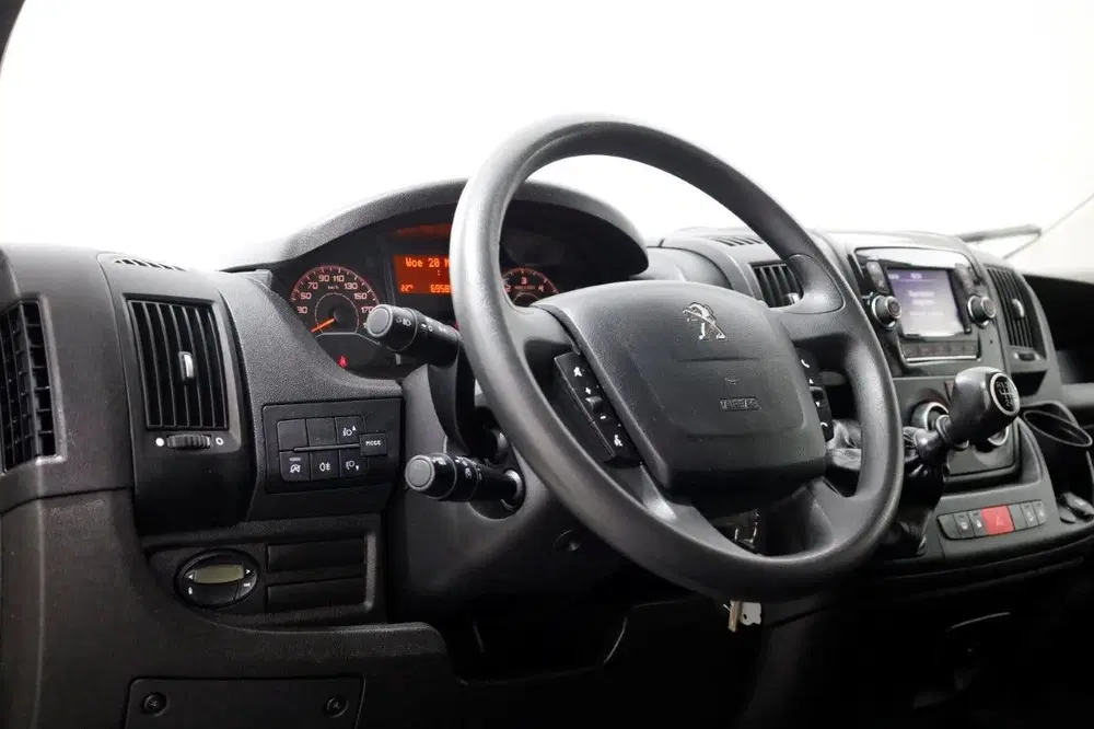 Peugeot Boxer 2.2 BlueHDi 120pk L2H2 Premium Airco uit 2020, foto 12