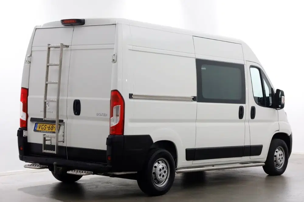 Peugeot Boxer 2.2 BlueHDi 120pk L2H2 Premium Airco uit 2020, foto 2