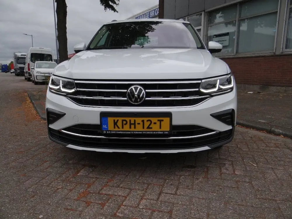 Volkswagen Tiguan VW TIGUAN 1.5 TSI/2023/AUTOMAAT/BUSINESS HIGHLINE/ VOL OPTIE uit 2023, foto 3