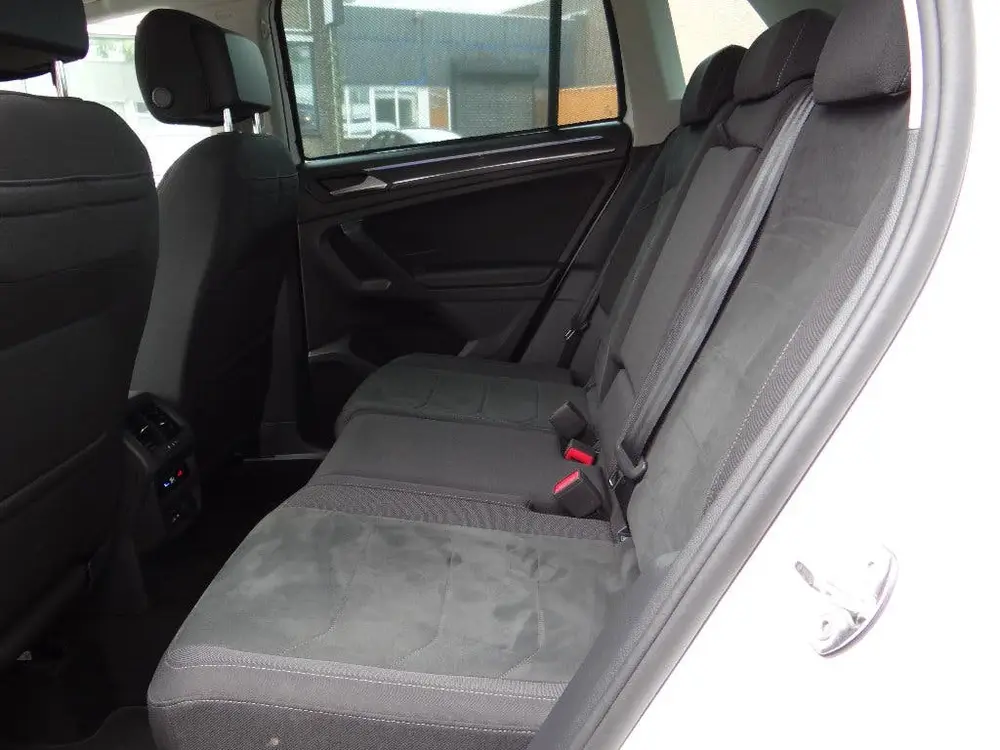 Volkswagen Tiguan VW TIGUAN 1.5 TSI/2023/AUTOMAAT/BUSINESS HIGHLINE/ VOL OPTIE uit 2023, foto 9