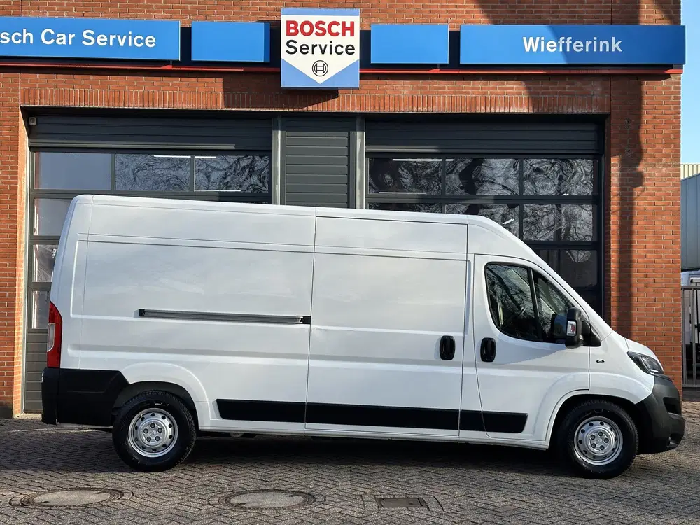 Peugeot Boxer 435 L3H2 Premium 70 kWh 136pk uit 2021, foto 6