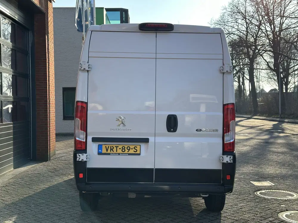 Peugeot Boxer 435 L3H2 Premium 70 kWh 136pk uit 2021, foto 7