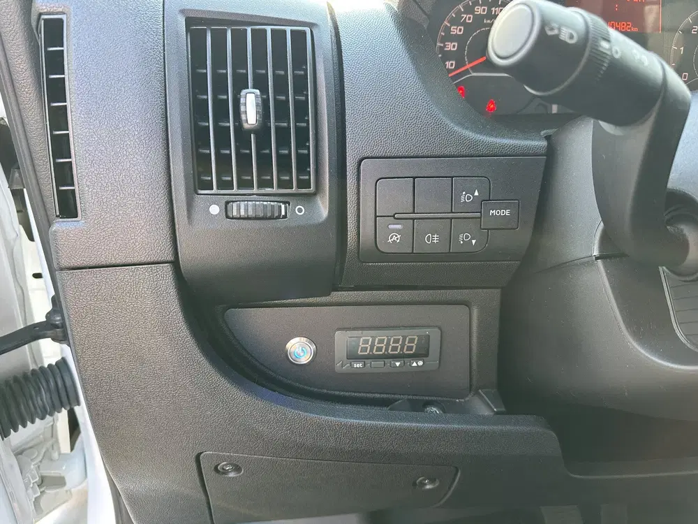 Peugeot Boxer 435 L3H2 Premium 70 kWh 136pk uit 2021, foto 8