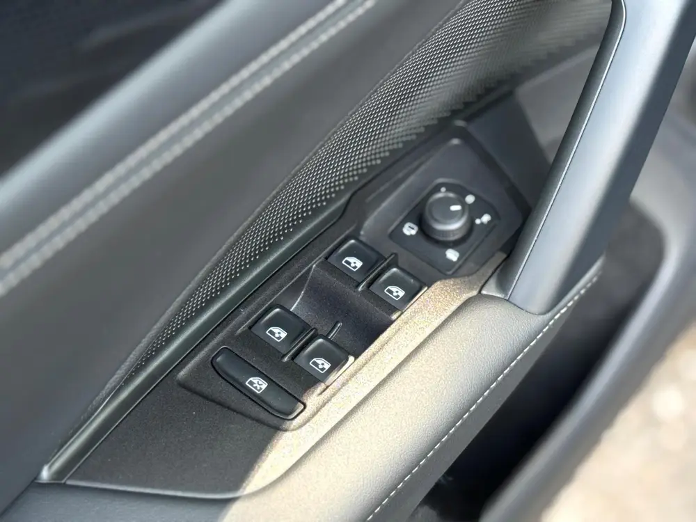 Volkswagen Tiguan 1.5 eTSI DSG Lane ass Drive pilot CarPlay uit 2024, foto 17