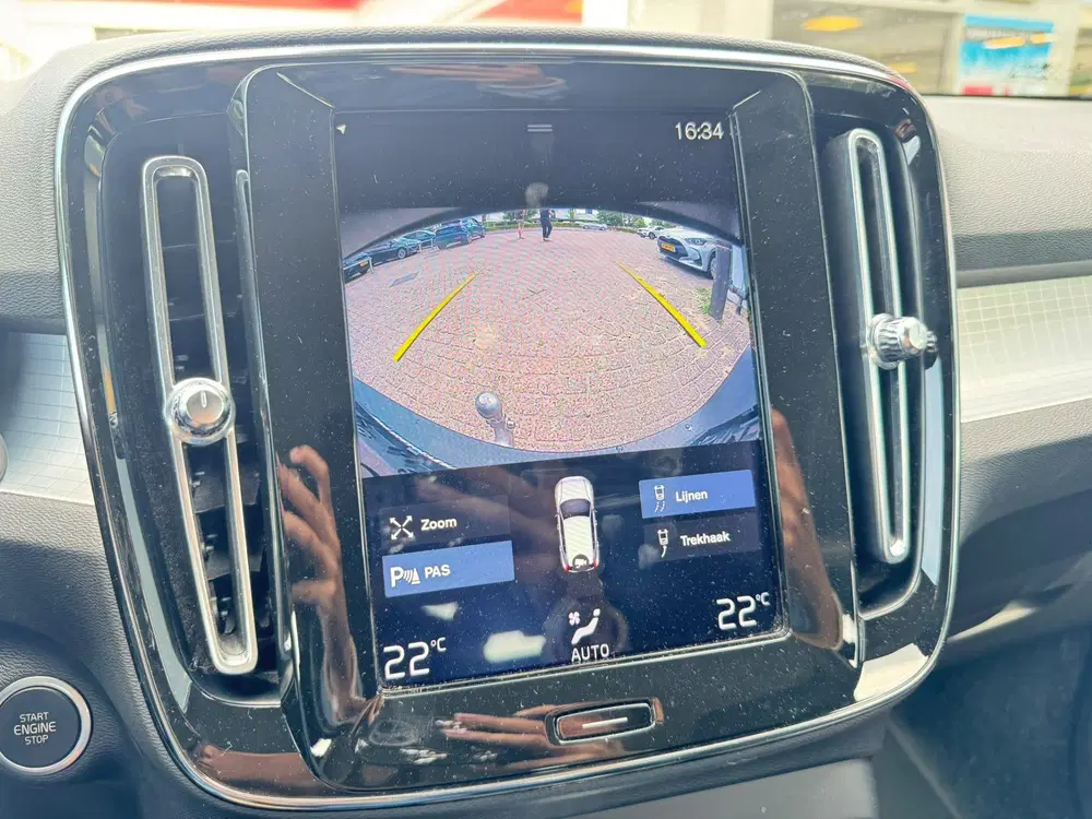 Volvo XC40 1.5 T5 Twin Engine Momentum Pro (bj 2020) uit 2020, foto 16
