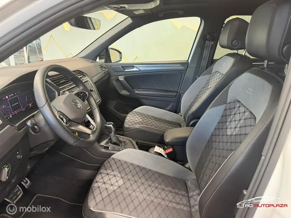 Volkswagen Tiguan 1.5 TSI 3x R-Line Panorama/Black Style/HUD uit 2021, foto 3