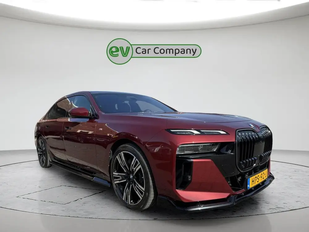 BMW i7 XDrive60 106 kWh uit 2022, foto 2