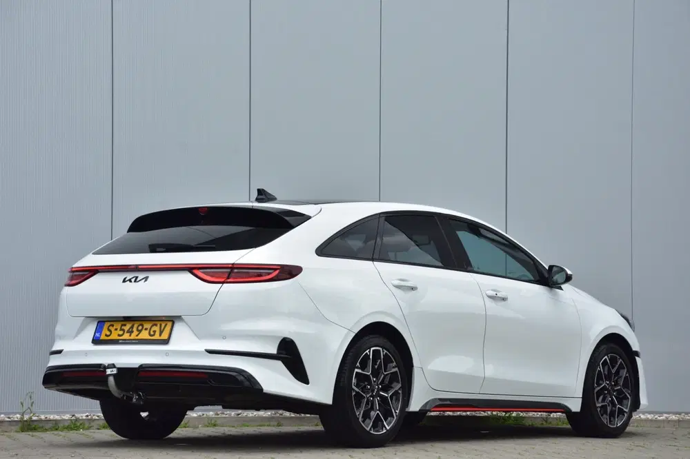 Kia ProCeed 1.5 T-GDi Automaat GT-Line Afn. Trekhaak uit 2022, foto 2