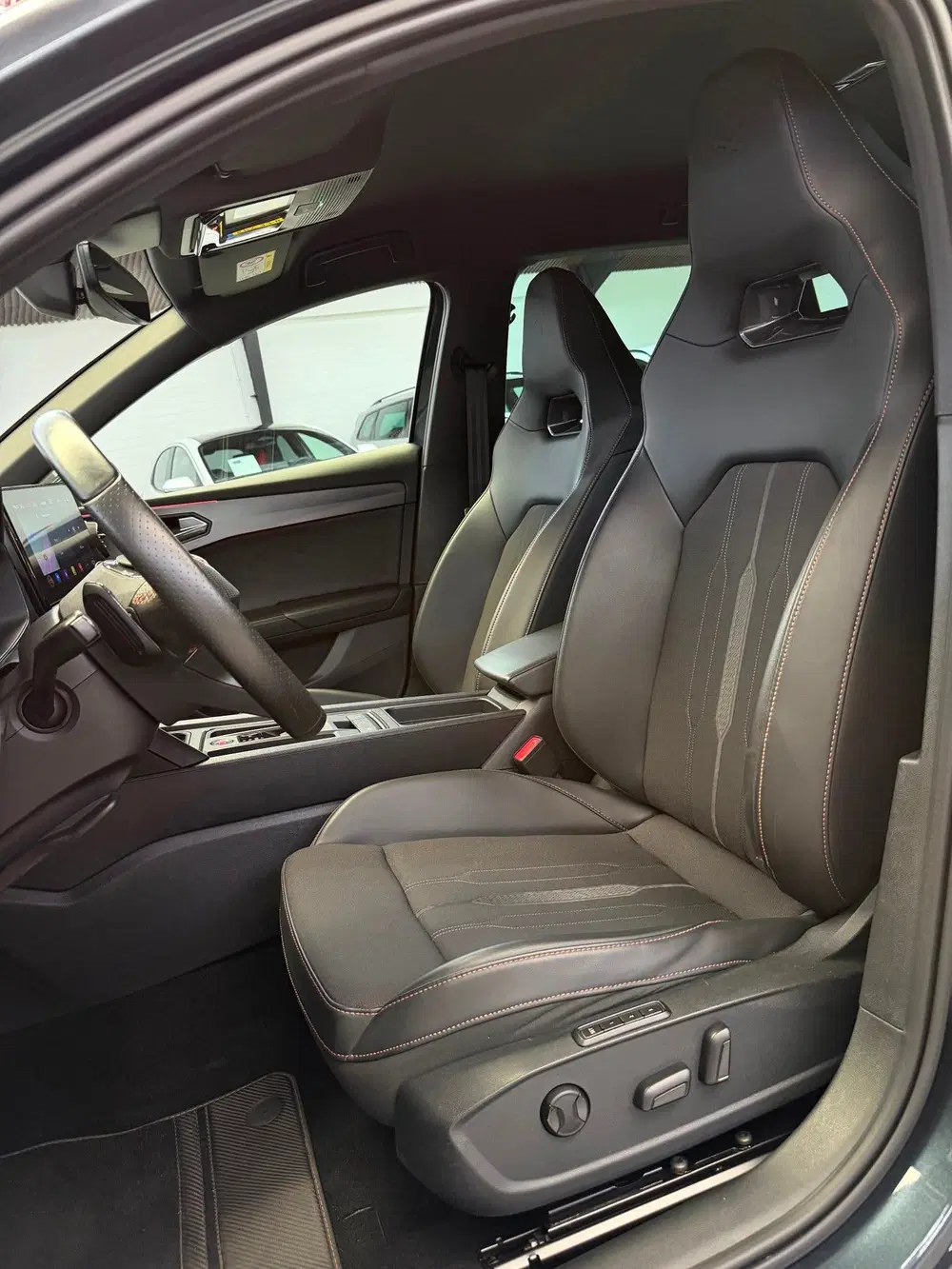 Cupra Leon 1.4 e-Hybrid VZ Copper Edition CarPl uit 2022, foto 4