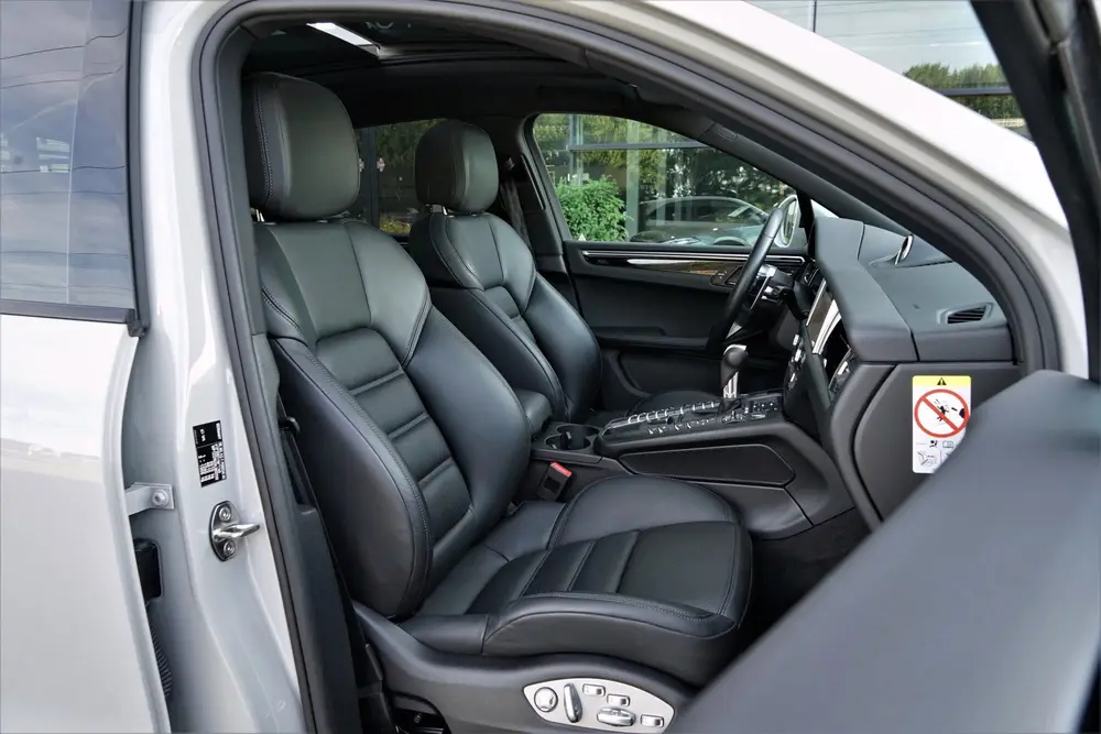 Porsche Macan 2.0 SportDesign Krijt Pano Luchtvering 18-weg uit 2019, foto 7