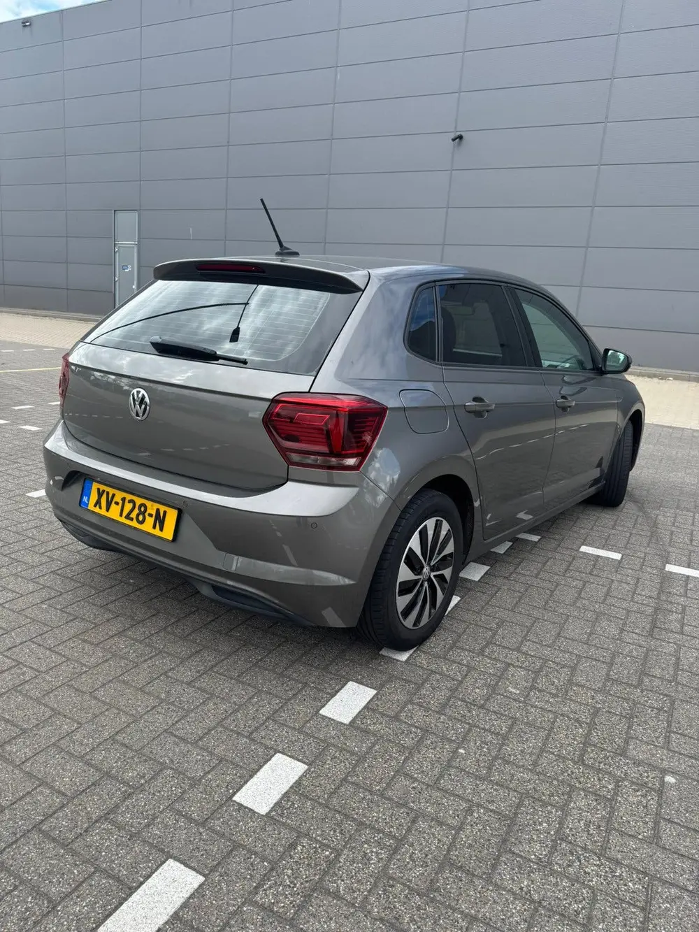 Volkswagen Polo 1.0 TSI 115pk 7-DSG 2019 Grijs uit 2019, foto 4