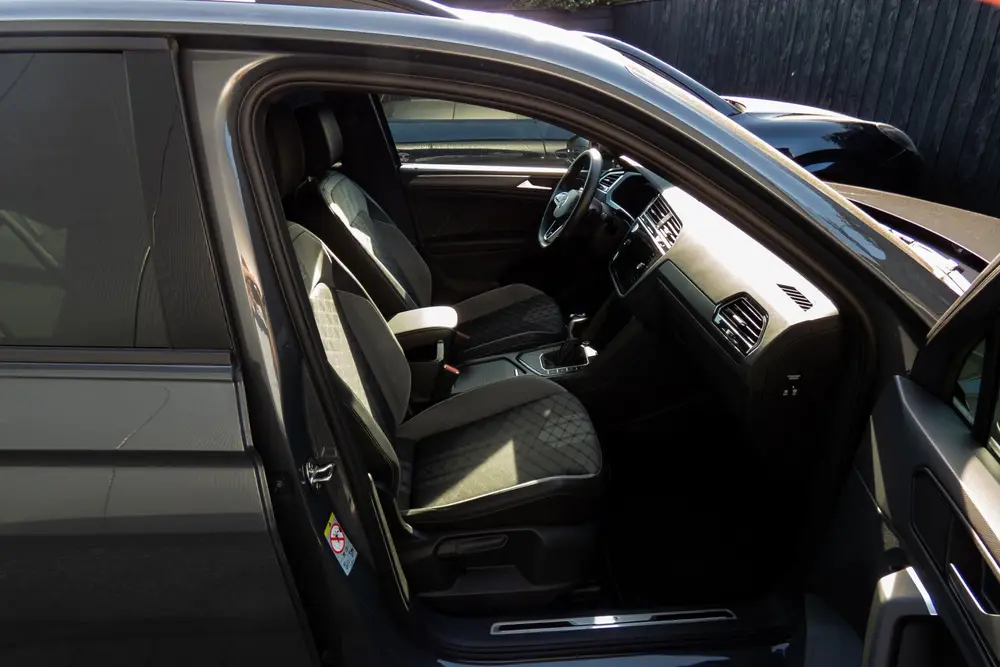 Volkswagen TIGUAN 1.4 TSI eHybrid R-Line Business+ uit 2022, foto 4