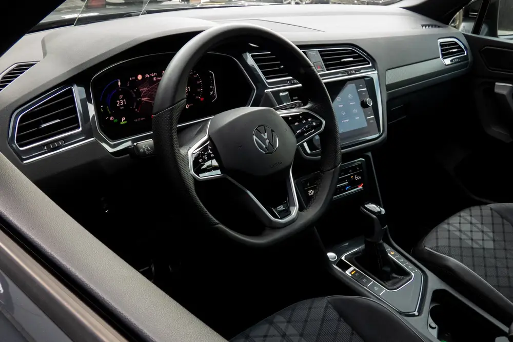 Volkswagen TIGUAN 1.4 TSI eHybrid R-Line Business+ uit 2022, foto 5