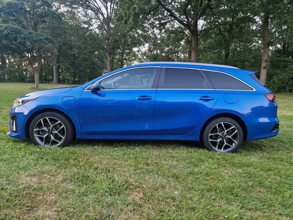 Kia Ceed 1.6 GDI PHEV ExecutiveLine uit 2020, foto 2