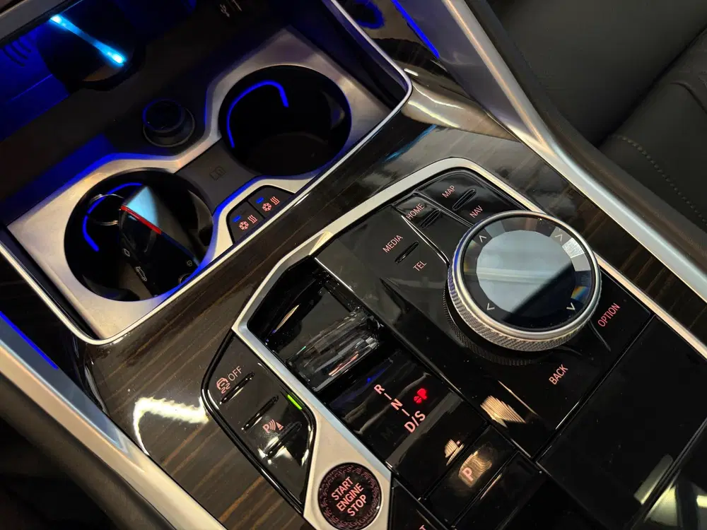 BMW X6 XDrive40i uit 2024, foto 16