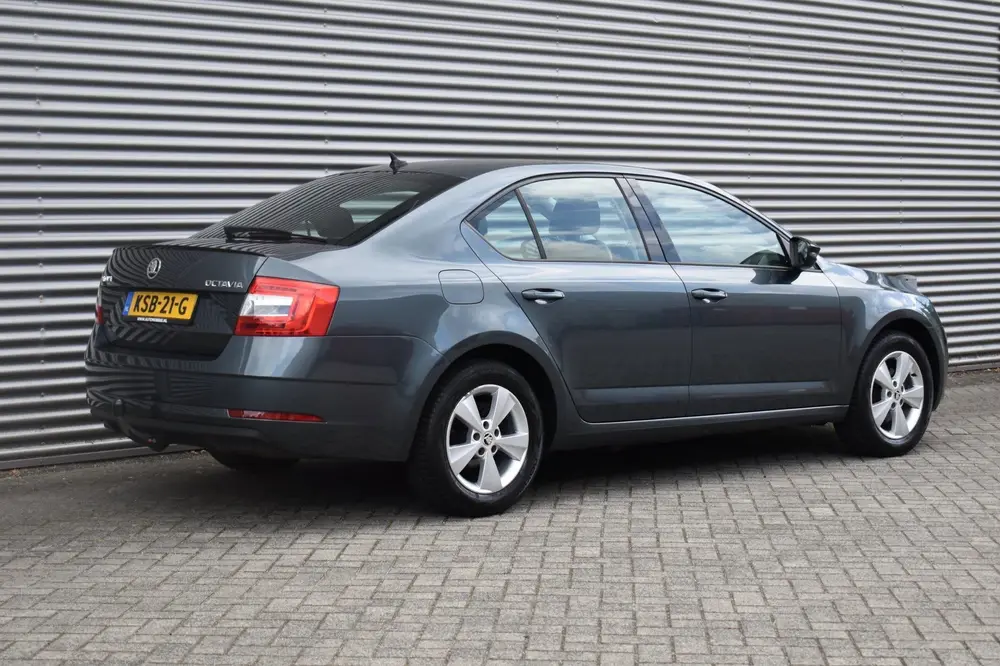 Skoda Octavia 1.5 TSI 150-PK DSG Style Business uit 2020, foto 7