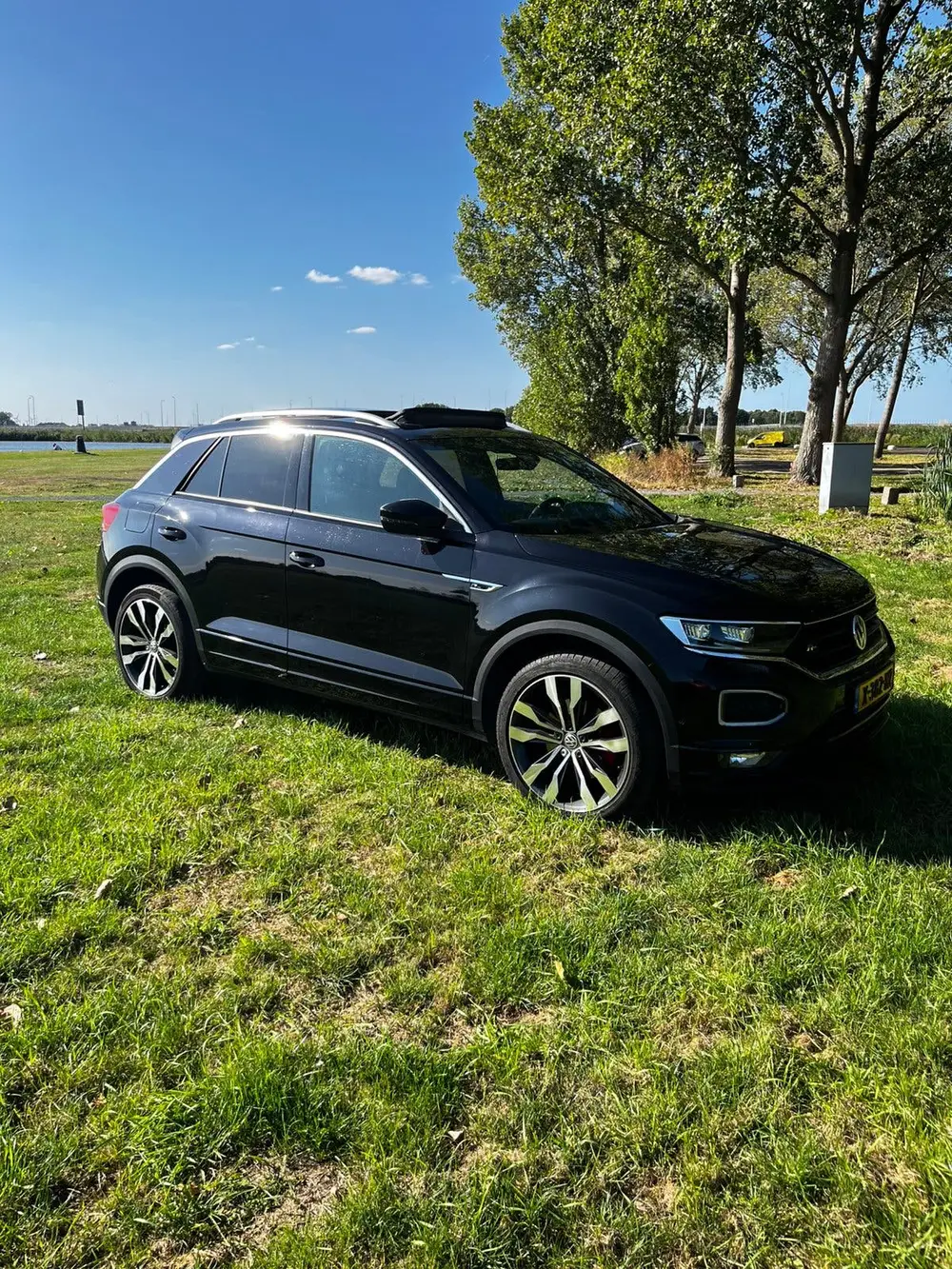 Volkswagen T-Roc 1.5 sport TSI 150pk 7-DSG 2019 Zwart uit 2019, foto 2