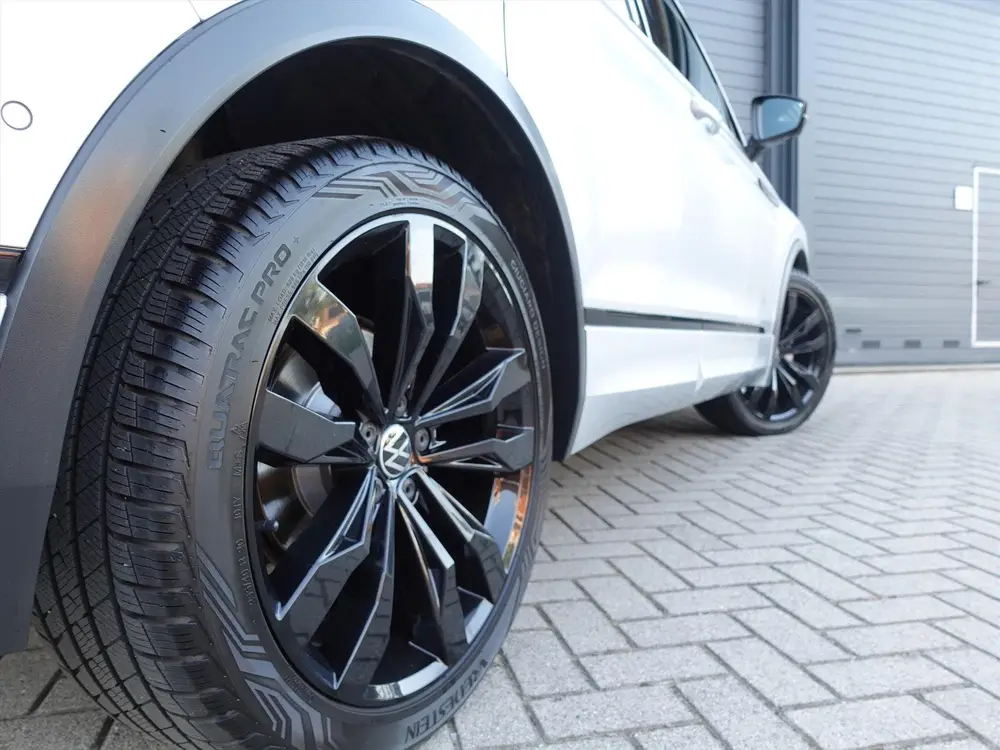 Volkswagen Tiguan 1.5 TSI DSG R-Line Black Style RIJKLAAR/TR uit 2021, foto 10