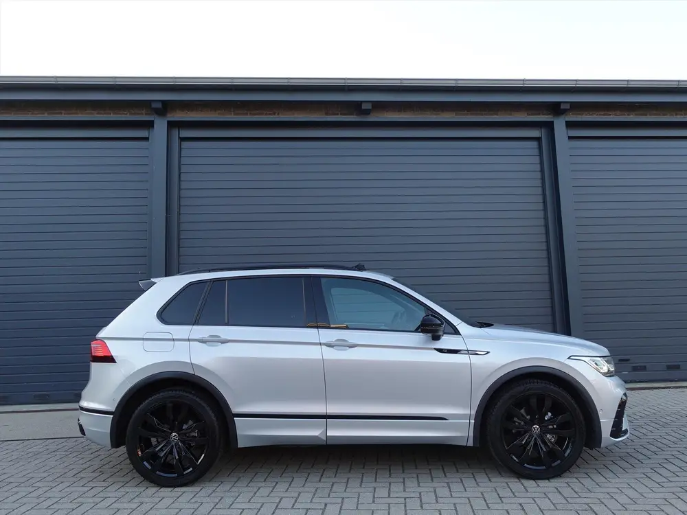 Volkswagen Tiguan 1.5 TSI DSG R-Line Black Style RIJKLAAR/TR uit 2021, foto 2