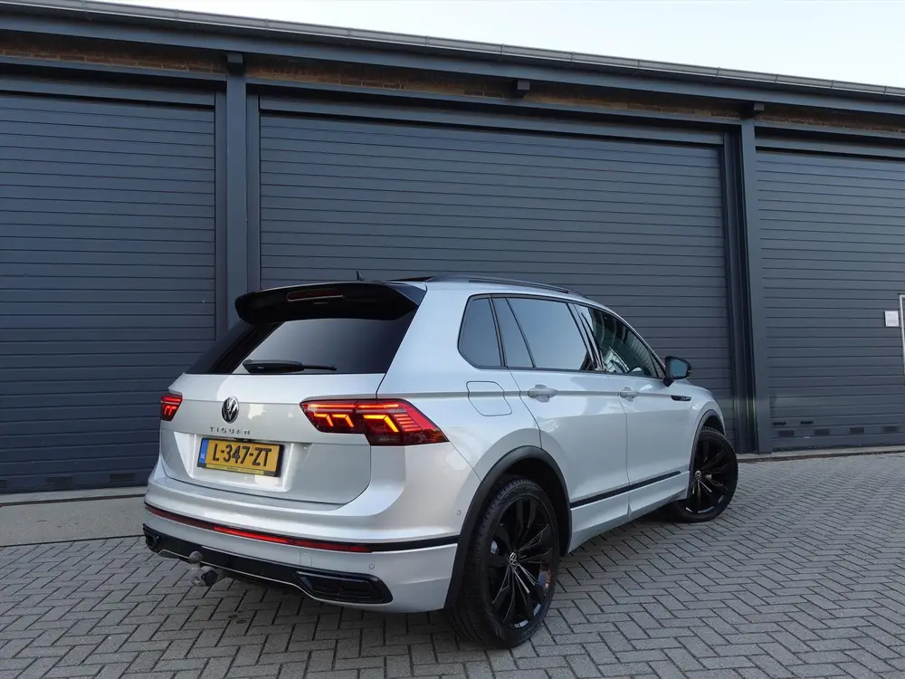 Volkswagen Tiguan 1.5 TSI DSG R-Line Black Style RIJKLAAR/TR uit 2021, foto 3