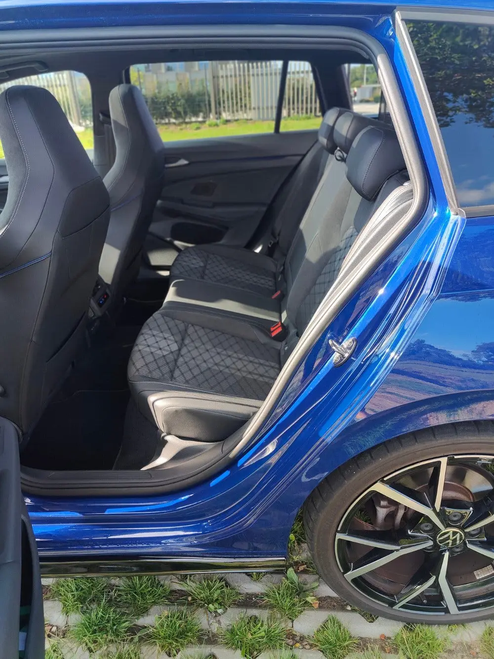Volkswagen Golf 8.5 variant 1.5e TSI black Line/R-line . uit 2024, foto 16