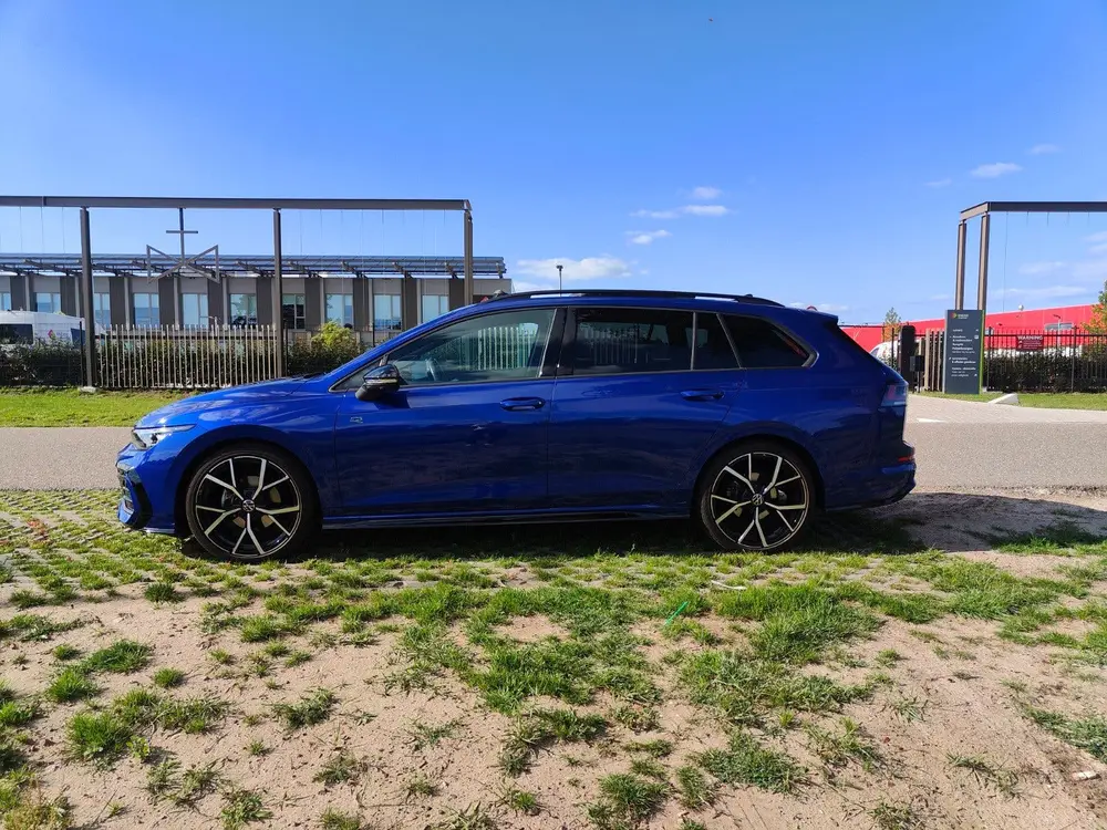 Volkswagen Golf 8.5 variant 1.5e TSI black Line/R-line . uit 2024, foto 4
