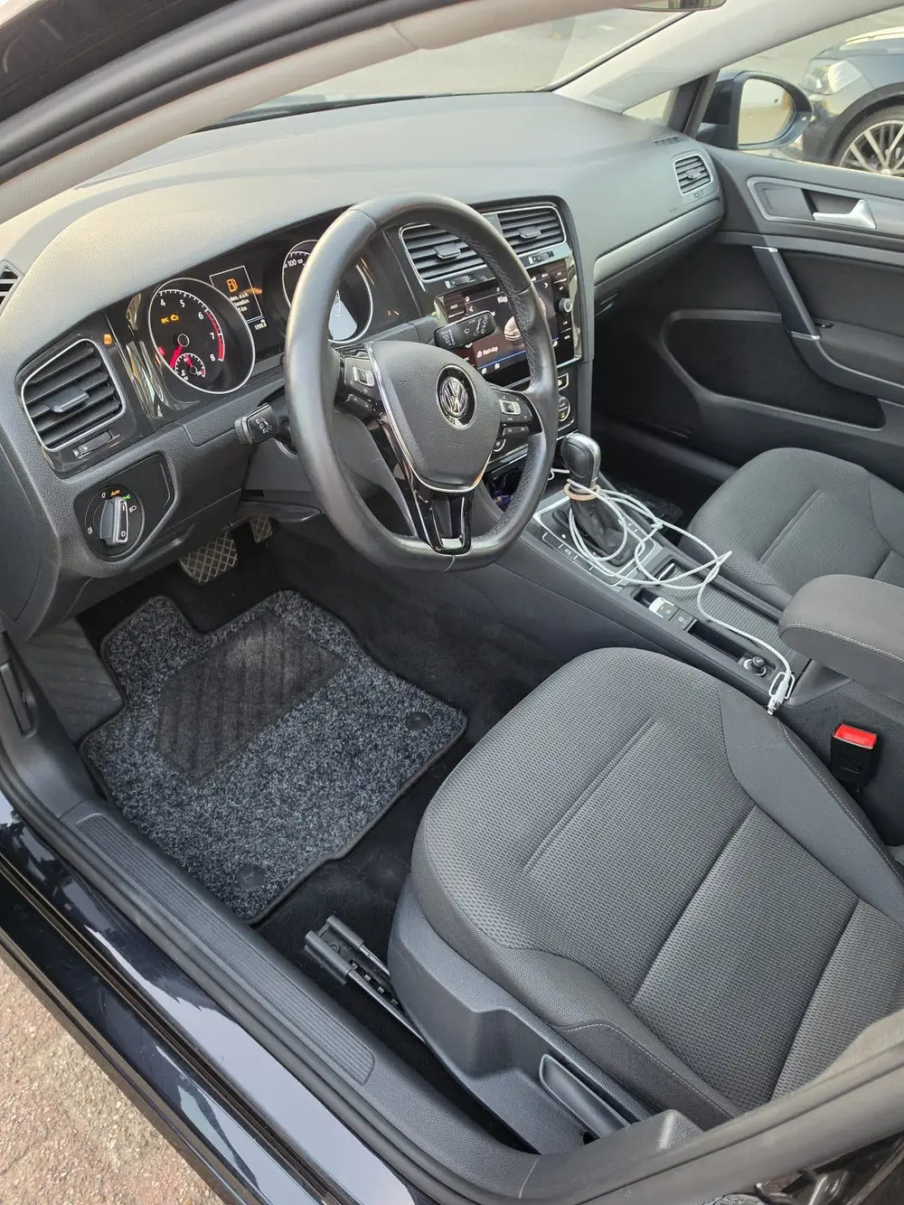 Volkswagen Golf VII Golf 1.0 TSI 115pk 7-DSG 5D 2019 Zwart NAP NL. uit 2019, foto 17