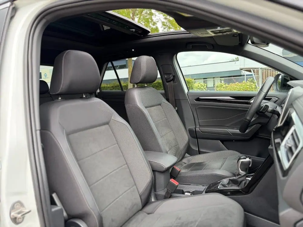 Volkswagen T-ROC 1.5 TSI R-Lne uit 2022, foto 14