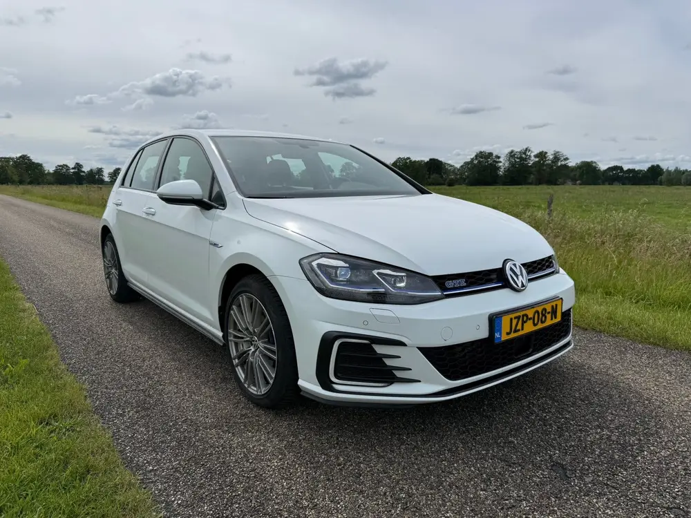 Volkswagen Golf VII Golf 1.4 GTE 204pk 2019  | LEDER ALCANTARA uit 2019, foto 3