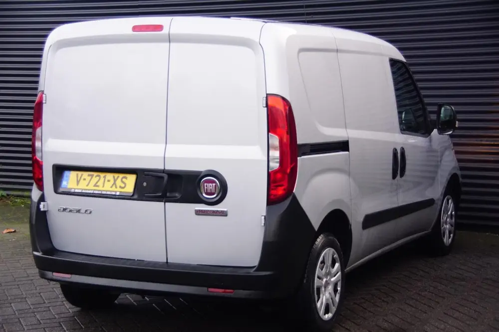 Fiat Doblo Doblò Cargo 1.6 MJ L1H1 uit 2019, foto 2