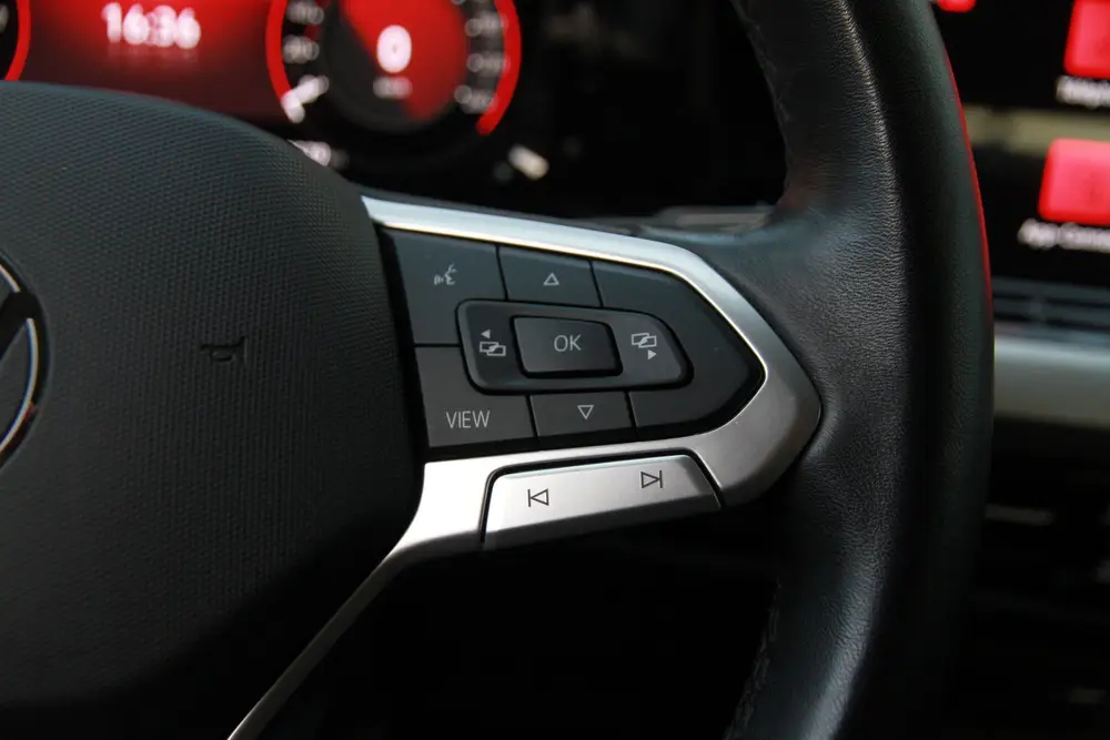 Volkswagen Golf 1.0 eTSI Life Business (bj 2023, automaat) uit 2023, foto 13