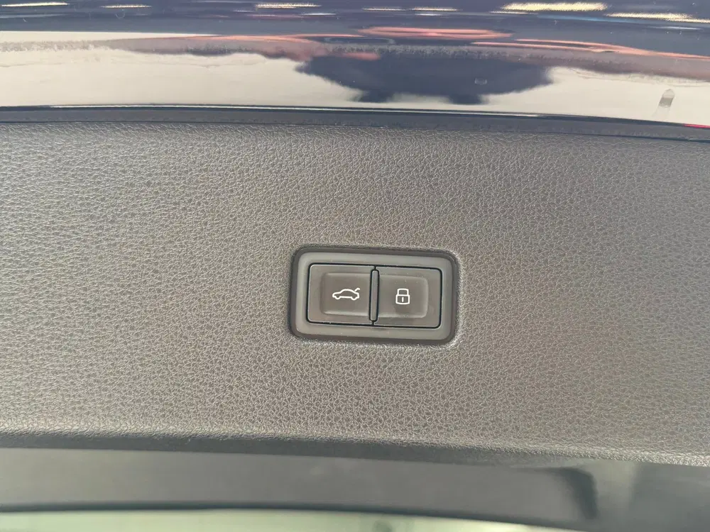 Audi Q8 55 TFSI quattro S-Line uit 2019, foto 10