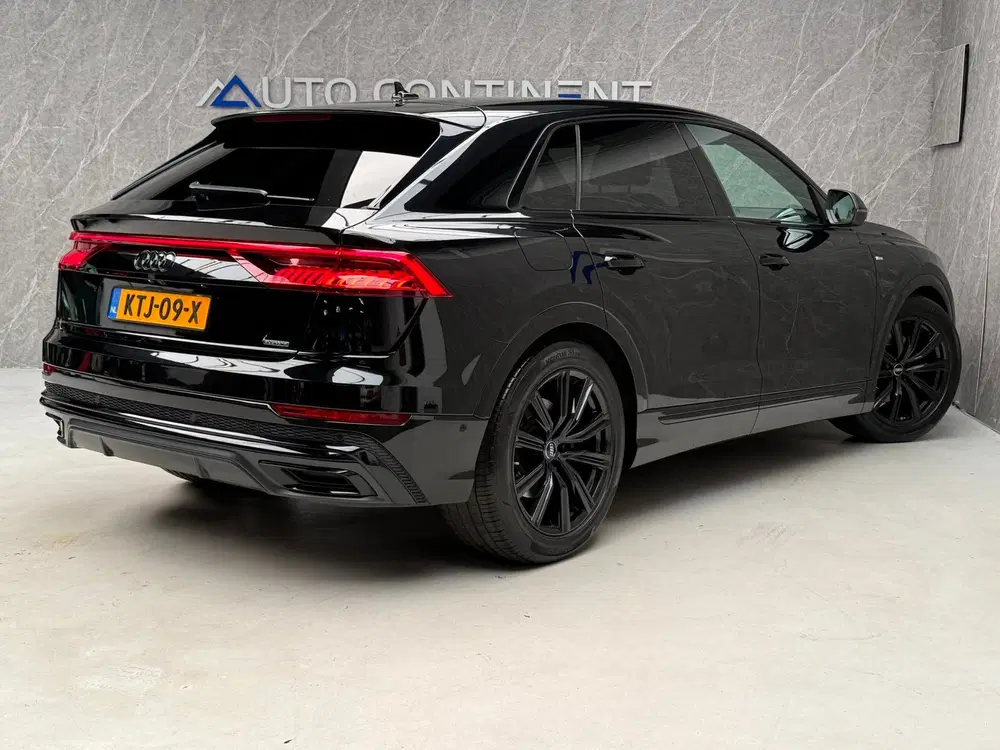 Audi Q8 55 TFSI quattro S-Line uit 2019, foto 2