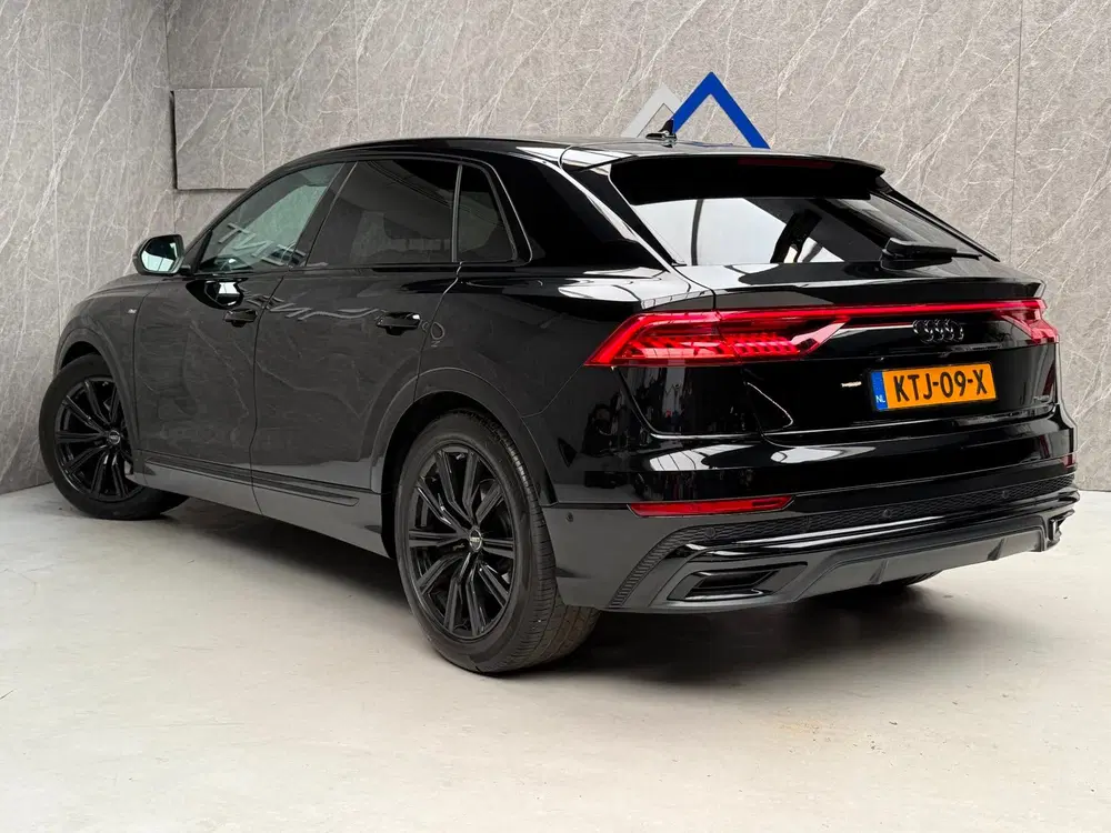 Audi Q8 55 TFSI quattro S-Line uit 2019, foto 4