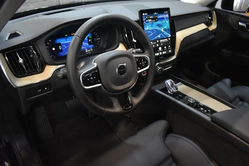 Volvo XC60 T6 350PK AWD Ultra Dark uit 2026, foto 13