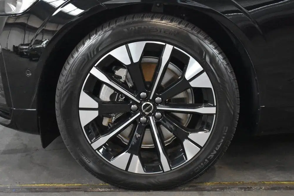 Volvo XC60 T6 350PK AWD Ultra Dark uit 2026, foto 8