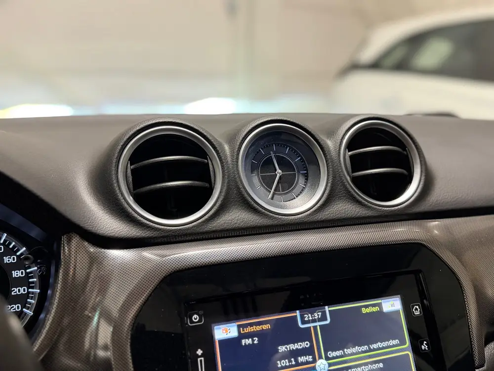 Suzuki Vitara 1.4 Boosterjet AllGrip Stijl uit 2019, foto 15