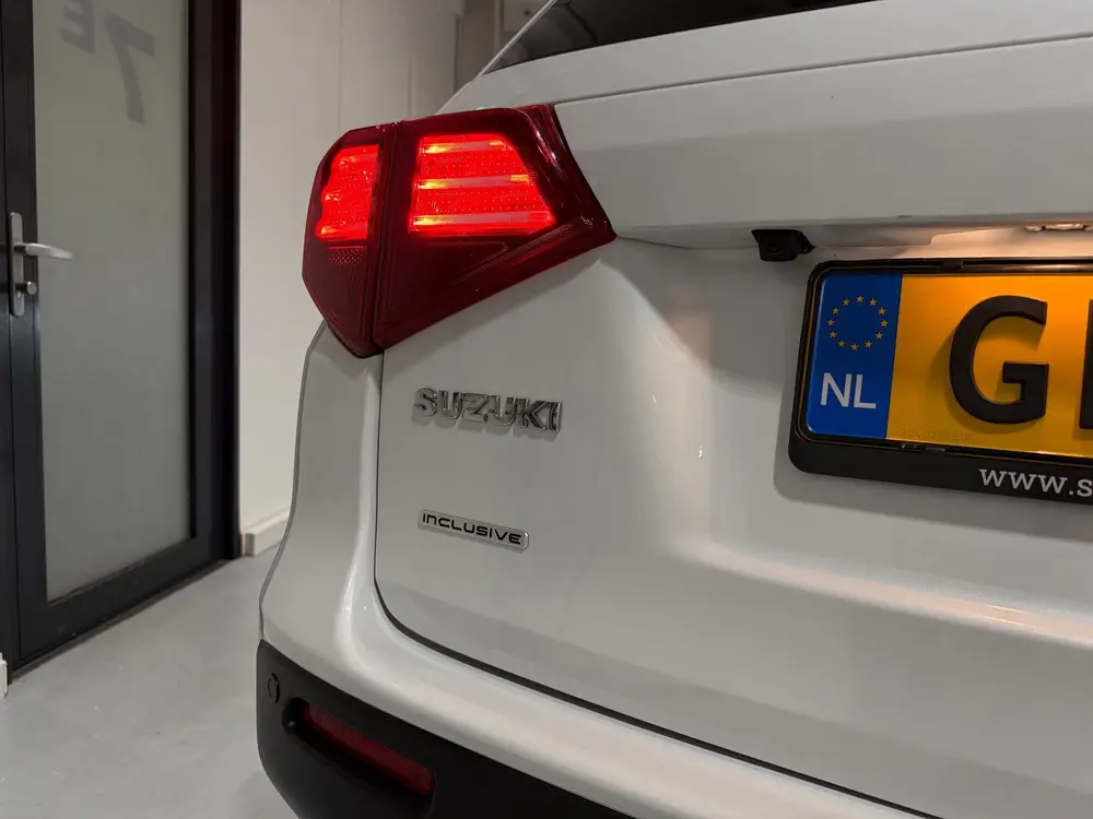 Suzuki Vitara 1.4 Boosterjet AllGrip Stijl uit 2019, foto 17