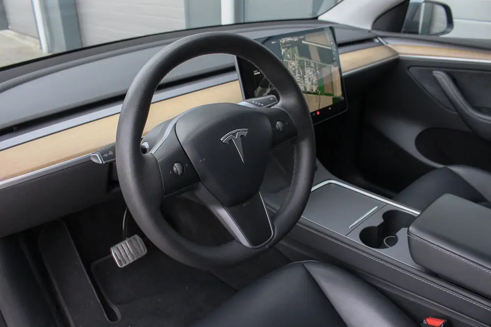 Tesla Model Y Long Range AWD 75 kWh uit 2021, foto 13
