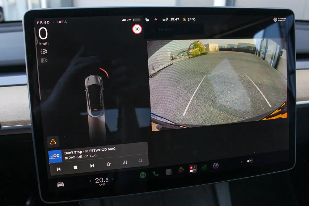 Tesla Model Y Long Range AWD 75 kWh uit 2021, foto 19